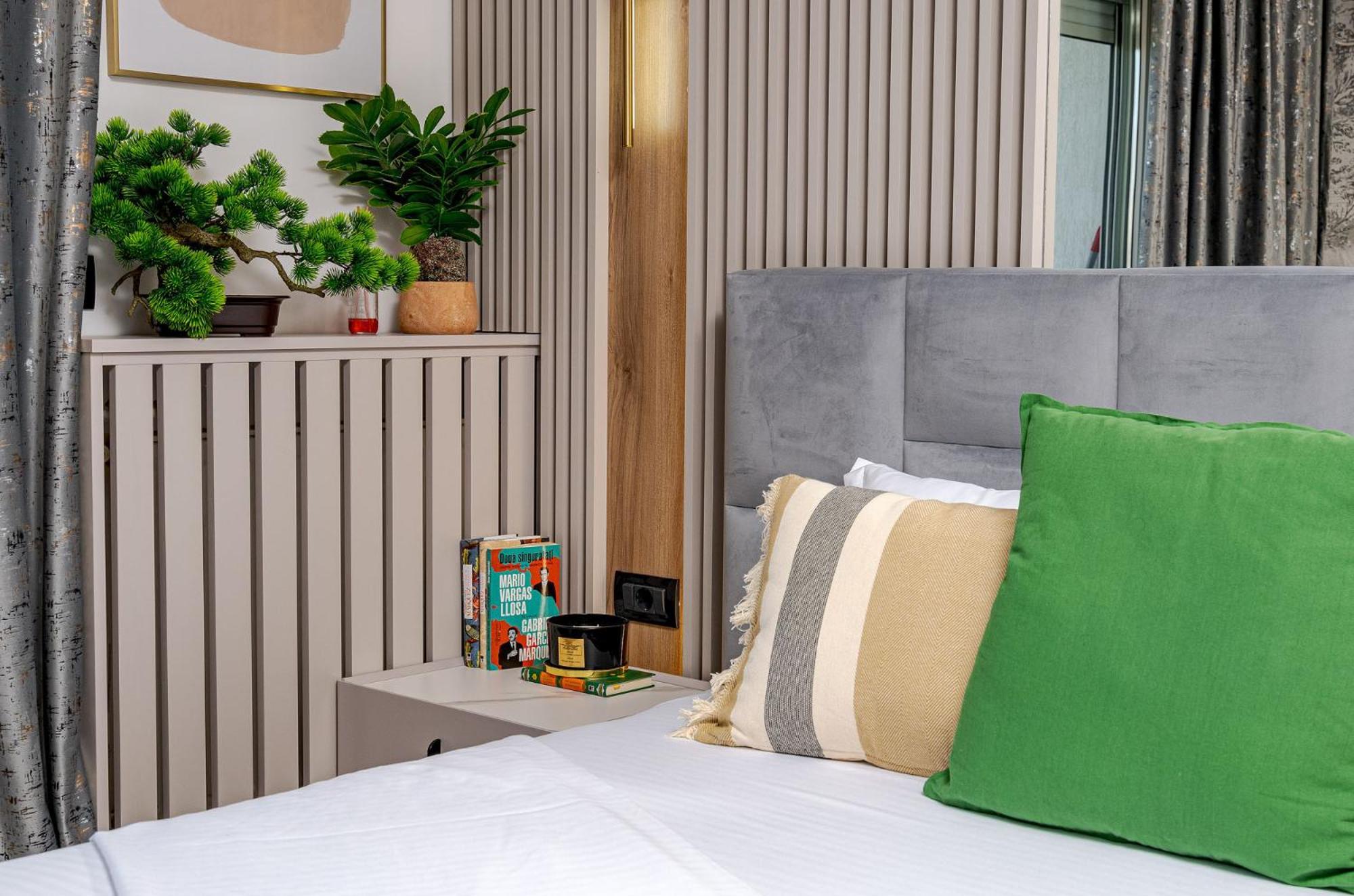 Romana Vibe Elegance In The Heart Of The City บูคาเรสต์ ภายนอก รูปภาพ