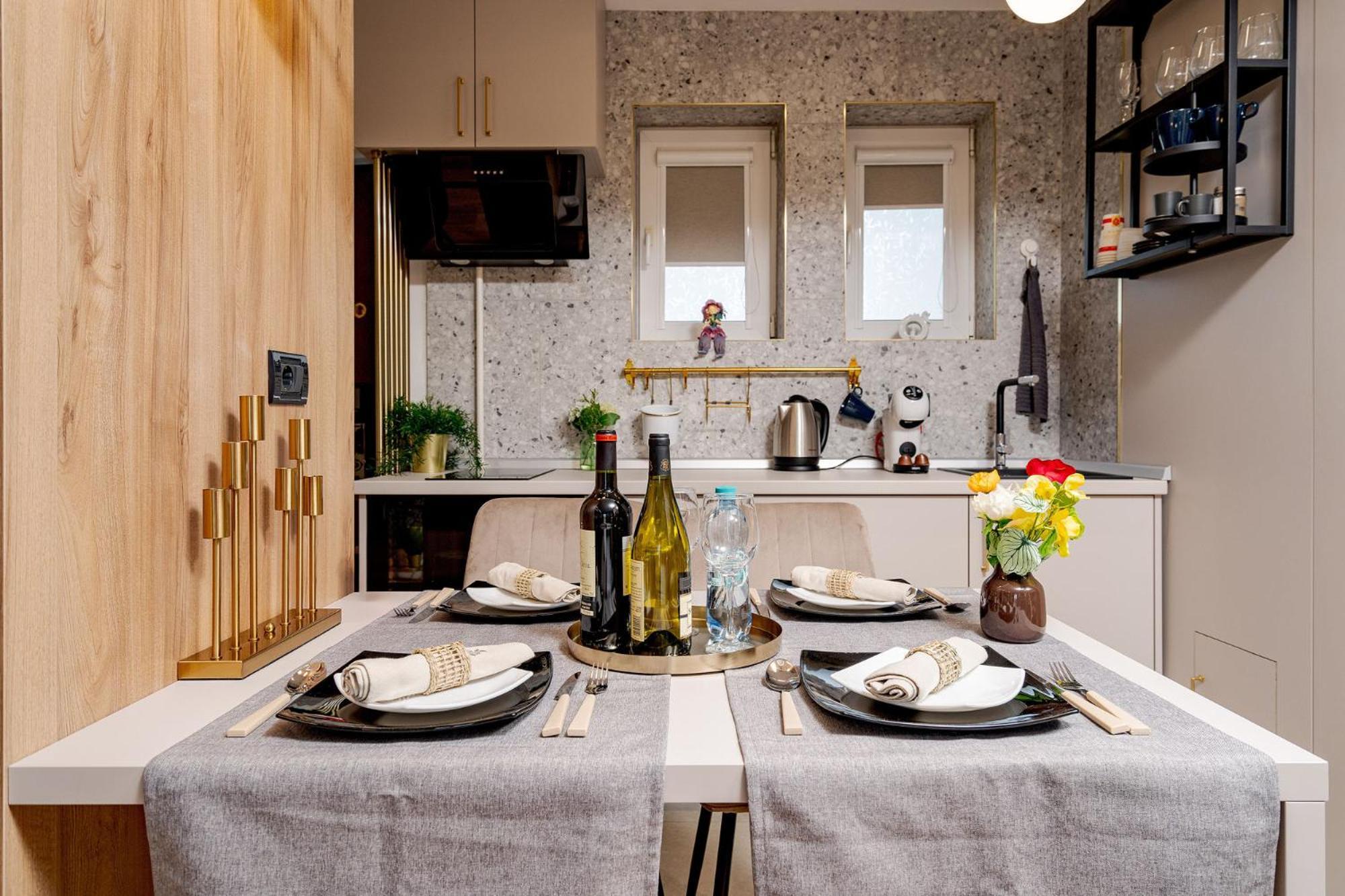 Romana Vibe Elegance In The Heart Of The City บูคาเรสต์ ภายนอก รูปภาพ