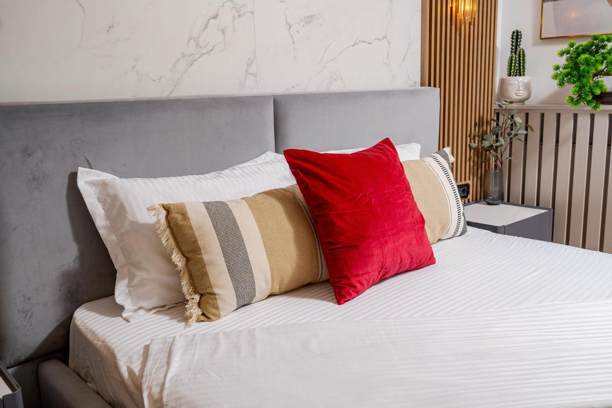 Romana Vibe Elegance In The Heart Of The City บูคาเรสต์ ภายนอก รูปภาพ