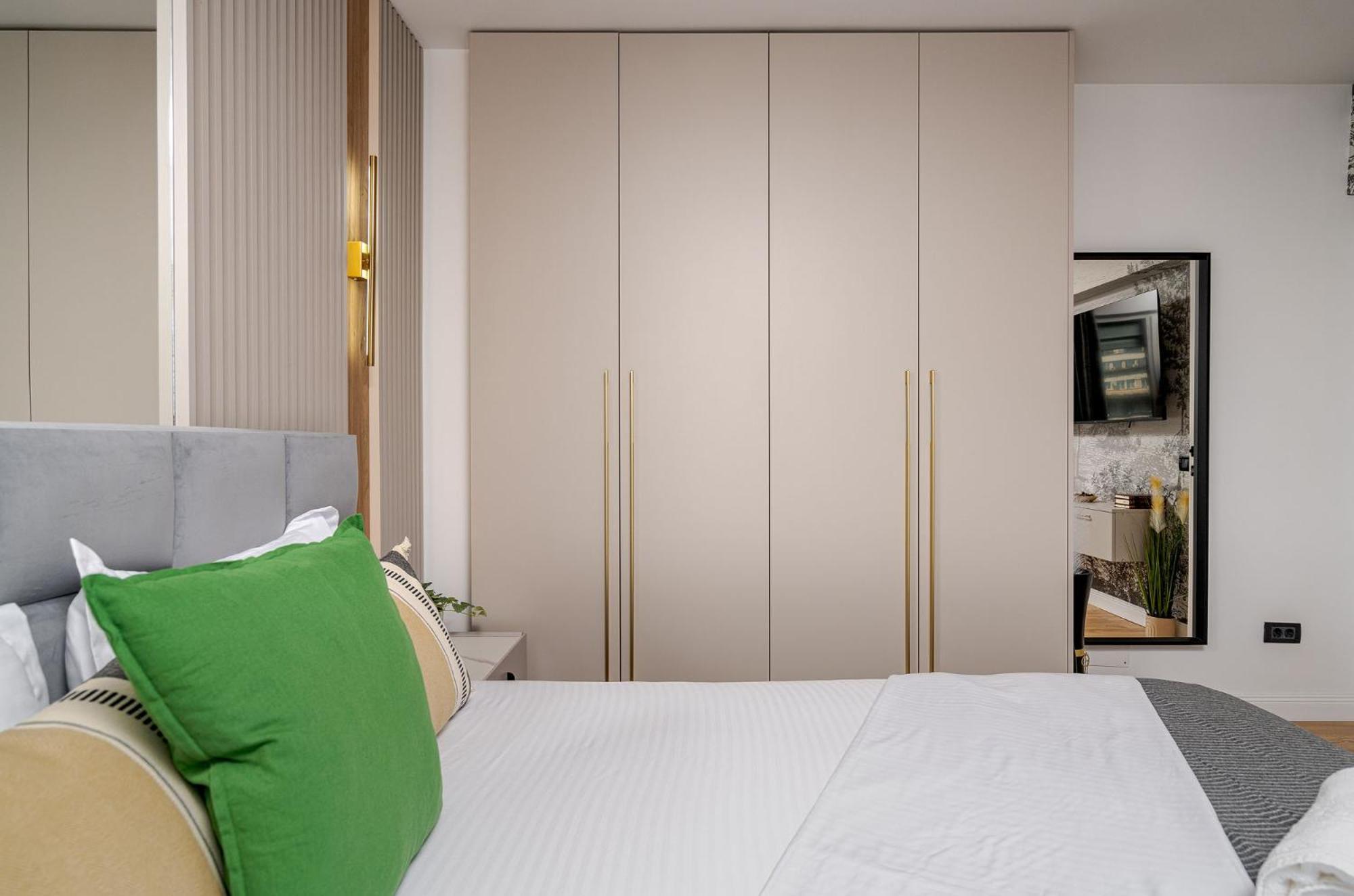 Romana Vibe Elegance In The Heart Of The City บูคาเรสต์ ภายนอก รูปภาพ